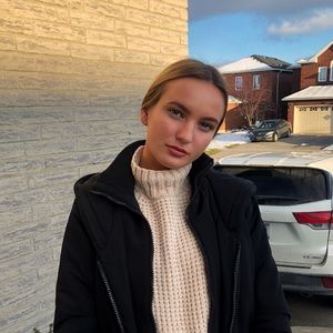 Meet your Posher, Maja